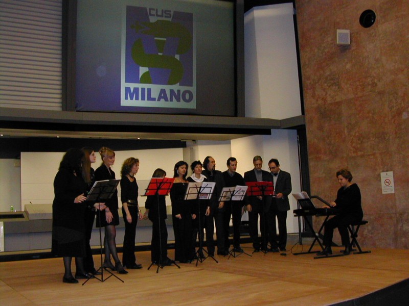 il coro "Non solo Gospel" diretto da Paola Bertazzi della Scuola di Novate Milanese “Impara l’arte”.